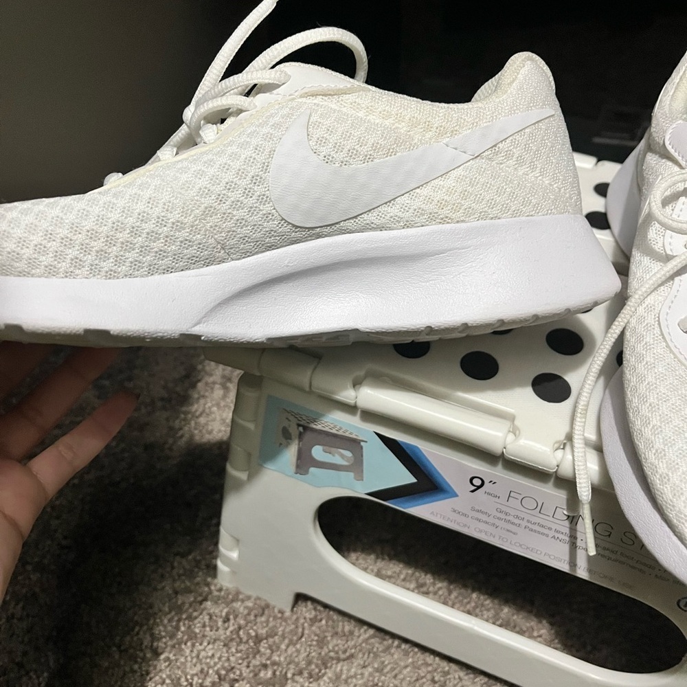 Nike Women's White Mesh Sneakers - Picture 2 of 8